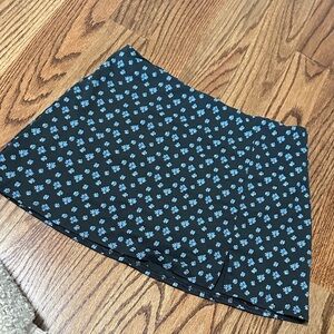 American Eagle Floral Black and Blue Mini Skirt